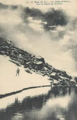 France Postcard cpa Luz Lac Badet dans le Massif de l'Ardiden paysage pittoresque de montagne