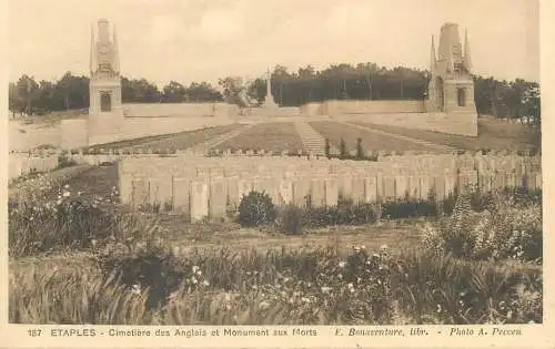 France Postcard cpa Etaples Cimitiere des Anglais et Monument aux Morts