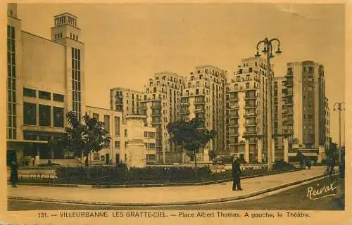 France Postcard cpa Villeurbanne Les Gratte-Ciel Place Albert Thomas et le Theatre