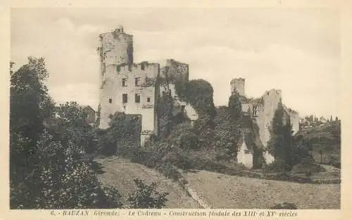 France Postcard cpa Rauzan Le Chateau construction feodale
