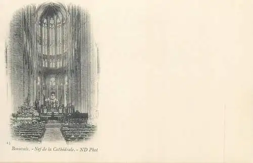 France Postcard cpa Beauvais Nef de la Cathedrale