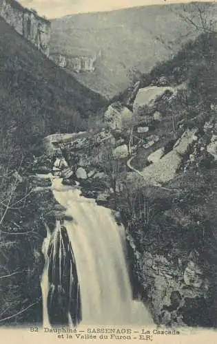 France Postcard cpa Dauphine Sassenage La Cascade et la Vallee du Furon