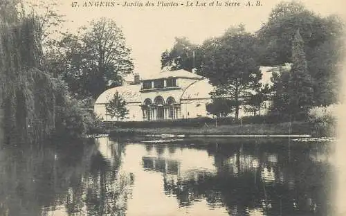 France Postcard cpa Angers Jardin des Plantes Le lac et la serre