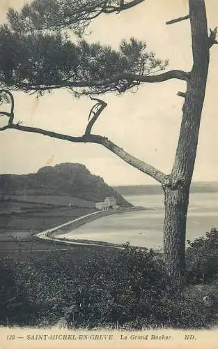 France Postcard cpa Saint-Michel-en-Greve Le Grand Rocher