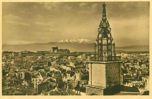 cpa France Postcard Perpignan Le Clocher de la Cathedrale St Jean vue aerienne de la ville