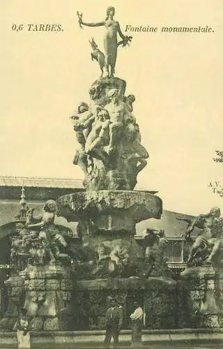 France cpa Postcard Tarbes fontaine monumentale