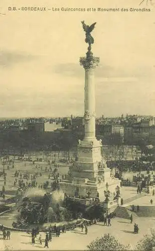 France cpa Postcard Bordeaux Les Quinconces et le Monument des Girondins
