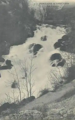 France cpa Postcard Fontaine de Vaucluse Les Cascades