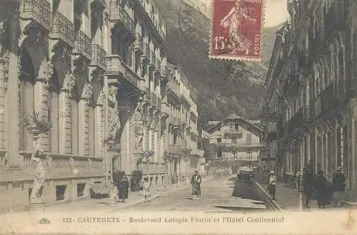 France cpa Postcard Cauterets Boulevard Lalapie Flurin et L'Hotel Continental