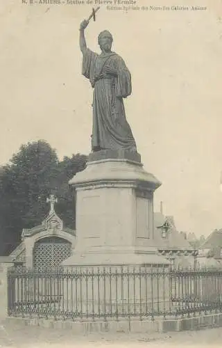 France Postcard Amiens Statue de Pierre l'Ermite
