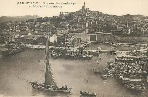 France cpa Postcard Marseille Bassin du Carenage et Notre Dame de la Garde
