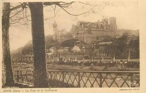 France cpa Postcard Auch La Tour et la Cathedrale
