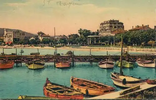 France Postcard Sainte Maxime sur Mer Barques de peche