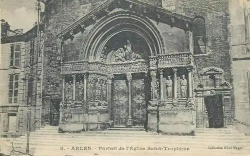France cpa Postcard Arles Portail de l'Eglise Saint-Trophime