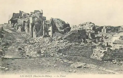 France cpa Postcard Les Baux Le Planet