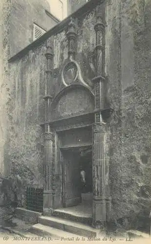 France cpa Postcard Montferrand Portail de la Maison du Lys