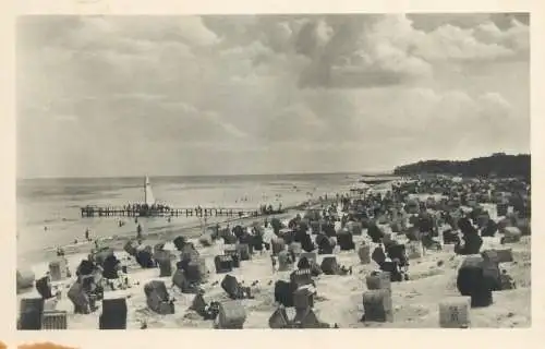 Postcard Germany  Kühlungsborn west strand beach view umbrellas 1954