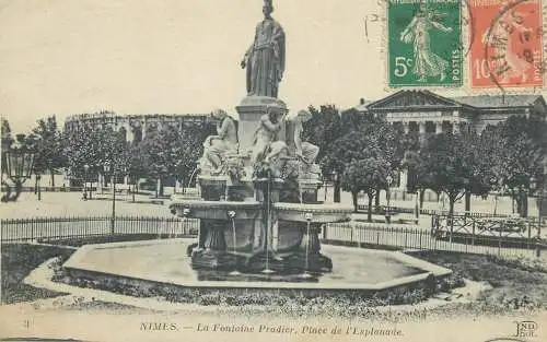 France CPA Postcard Nimes La Fontaine Pradier Place de l'Esplanade