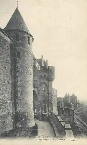 France CPA Postcard Carcassonne Chateau Le defenses exterieures