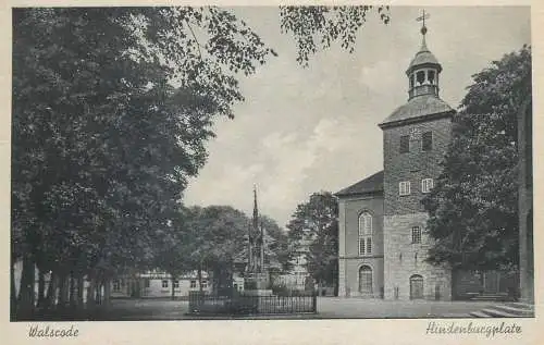 Postcard Germany Walsrode Hindenburgplatz clocktower