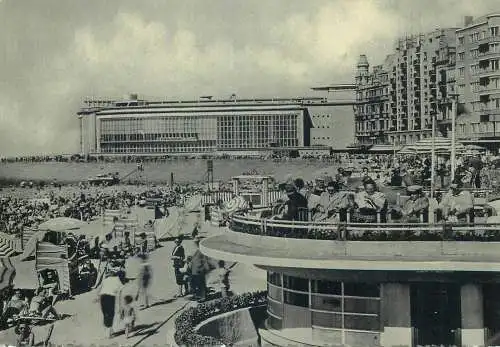 Postcard Belgium West Flanders Oostende la plage et le Kursaal 1958