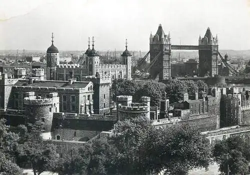 Postcard Uk England London The tower and Tower bridge