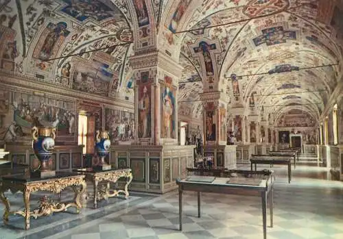 Postcard Italy (Rome) Citta del Vaticano la biblioteca
