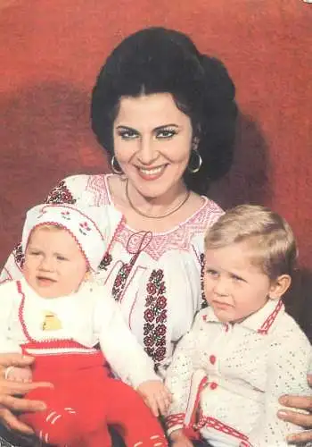 Postcard Irina Loghing and her children wearing folk traditional costumes family group photo