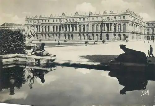 Postcard France Versailles le Palais vu du cabinet du Point du Jour