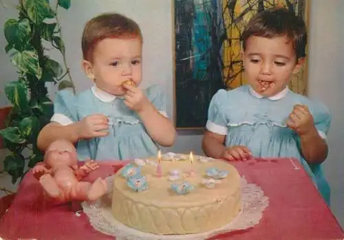 Postcard children scenes children elegant innocence eating cake birthday doll Italy