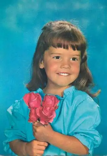 Postcard children scenes beauty joy innocence girl with flowers
