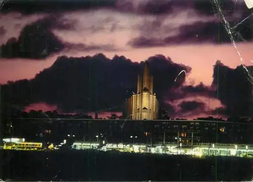 Postcard France Charente Maritime Royan  le front de mer et l'eglise Notre Dame 1984