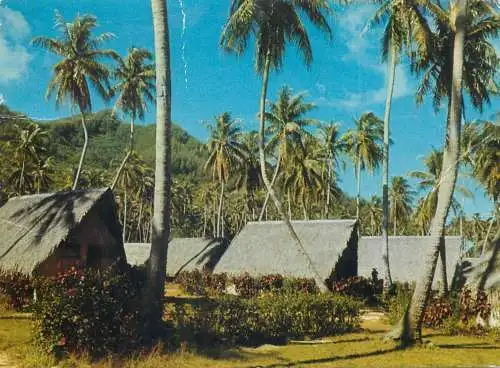 Postcard Oceania > French Polynesia bungalows du Club Mediterrannee Moorea 1973