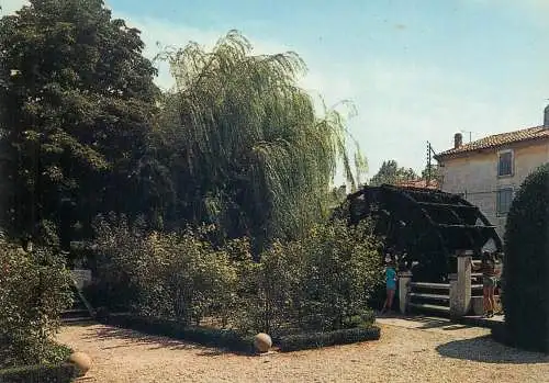 Postcard France Vaucluse  L'Isle sur Sorgue jardin public 1971