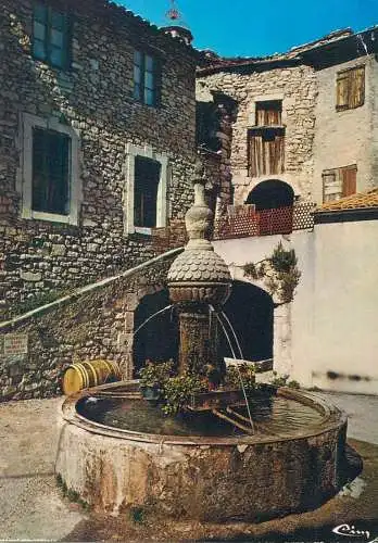 Postcard France Fontaine en Provence