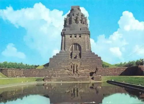 Postcard Germany Messestadt Leipzig Volkerschlachtdenkmal soldier monument