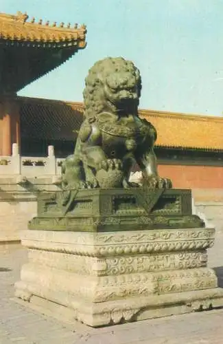 Postcard China Peking former imperial palace Bronze lion supreme harmony gate