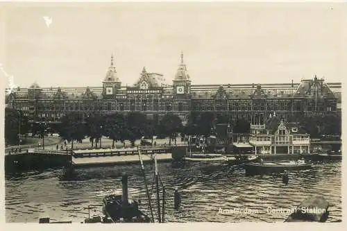 Postcard Netherlands Amsterdam central station