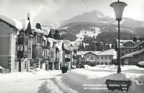 Postcard Austria Tirol > Kitzbühelerhorn winter scene in village