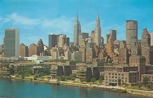 Postcards United States > NY - New York midtown Manhattan 1969