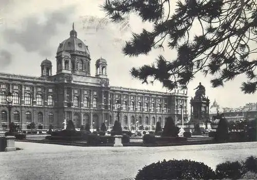 Postcards Austria Wien museum and Maria Theresa monument 1960