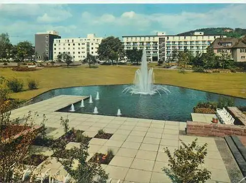 Postcard Germany Bad Neuheim Kurpark