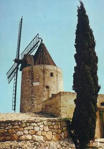 Postcard France Le Moulin de Daudet near Fontvieille village