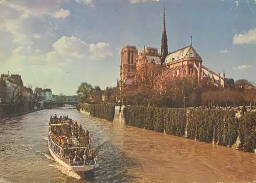 Postcard France Paris Notre Dame and cruise ship 1982