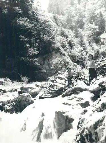 Photo ca. 9 x 12 cm social history Romania hike trip Cheile Bicajelului waterfall
