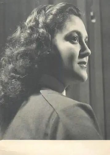 Photo ca. 9 x 12 cm woman portrait beauty