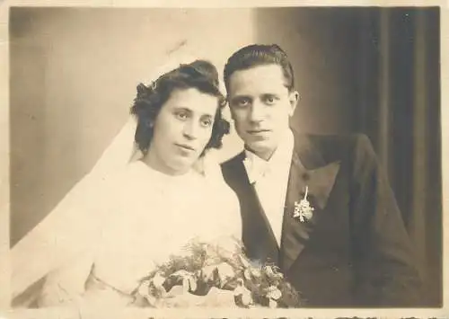 Marriage foto family social history groom & bride wedding vintage photo postcard