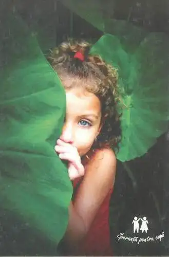 Organizatia "Speranta pentru copii" 2014 calendar Postcard children types blue-eyed little girl