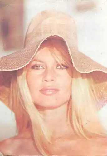 Postcard Brigitte Bardot in filmul "Viata particulara"