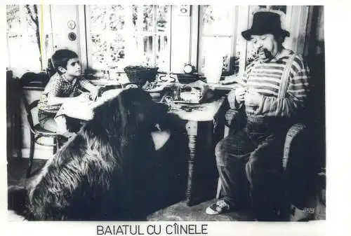 Cinema history film actors movie scene photo ca. 12 x 17 cm Romania the boy with the dog
